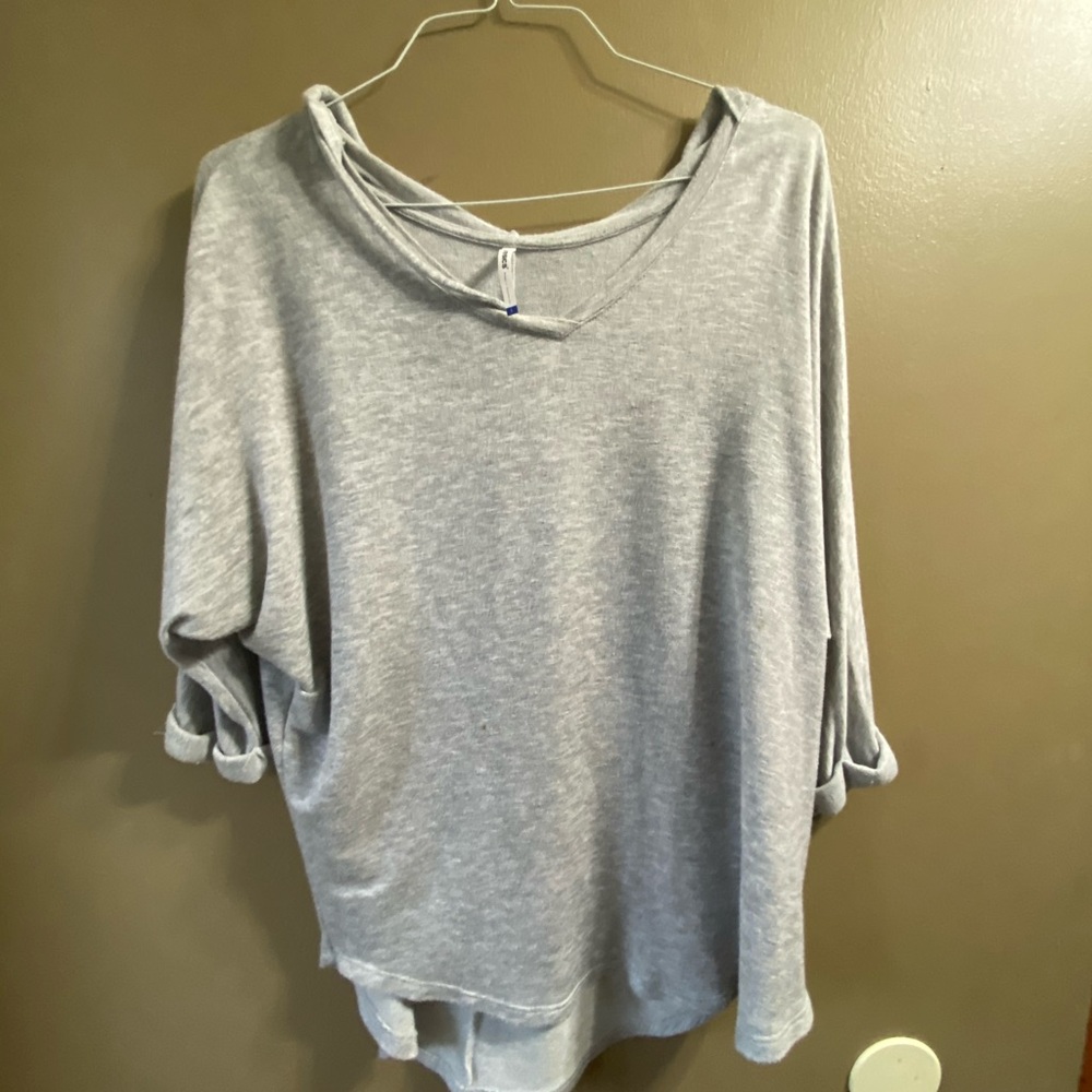 3/4 sleeve tee with hood